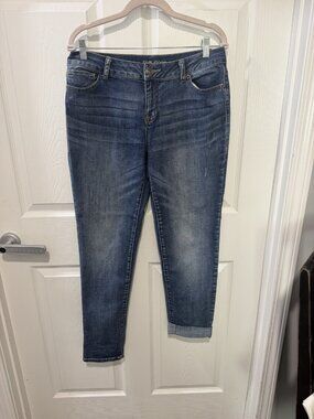 Maurice Size 7/8 Medium Wash Cropped Boyfriend Jeans